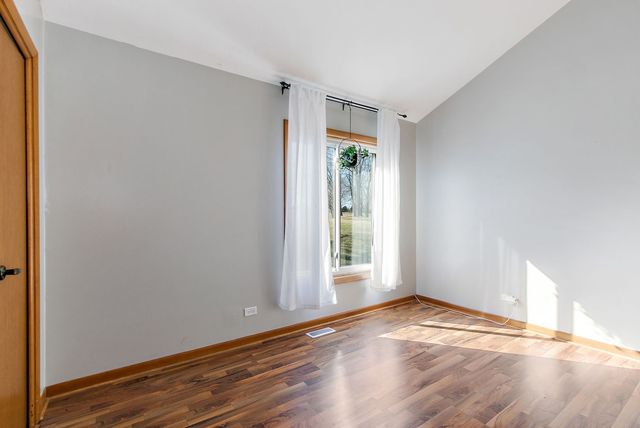 45W169 Hillview Lane, Hampshire, IL 60140