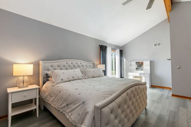 45W169 Hillview Lane, Hampshire, IL 60140