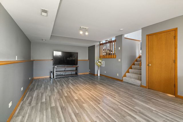 45W169 Hillview Lane, Hampshire, IL 60140