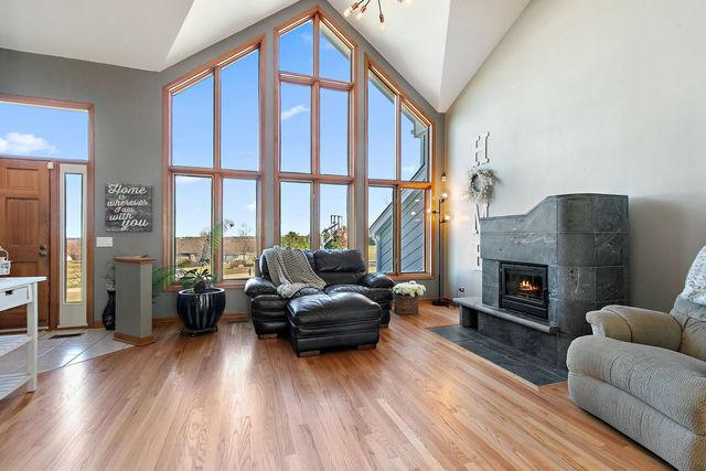 45W169 Hillview Lane, Hampshire, IL 60140