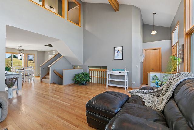 45W169 Hillview Lane, Hampshire, IL 60140