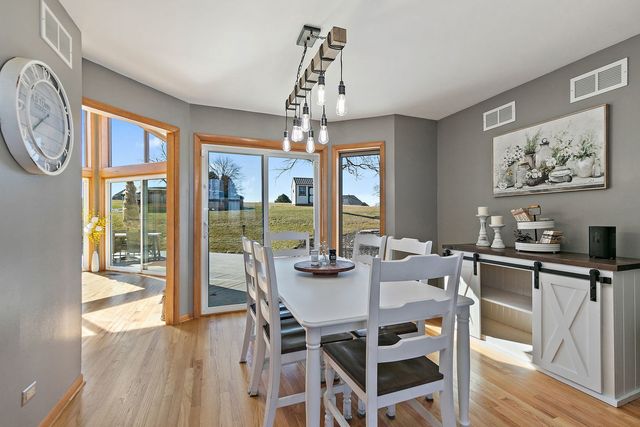 45W169 Hillview Lane, Hampshire, IL 60140