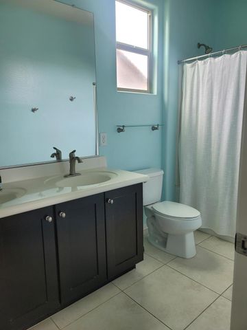 3826 E Cat Balue Drive, Phoenix, AZ 85050