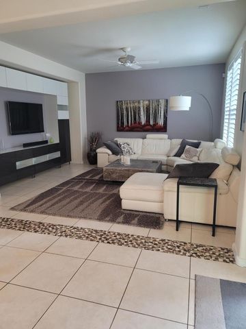 3826 E Cat Balue Drive, Phoenix, AZ 85050