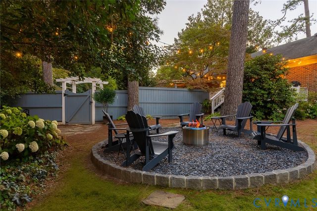 9901 Channing Cir, Richmond, VA 23235