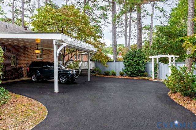 9901 Channing Cir, Richmond, VA 23235