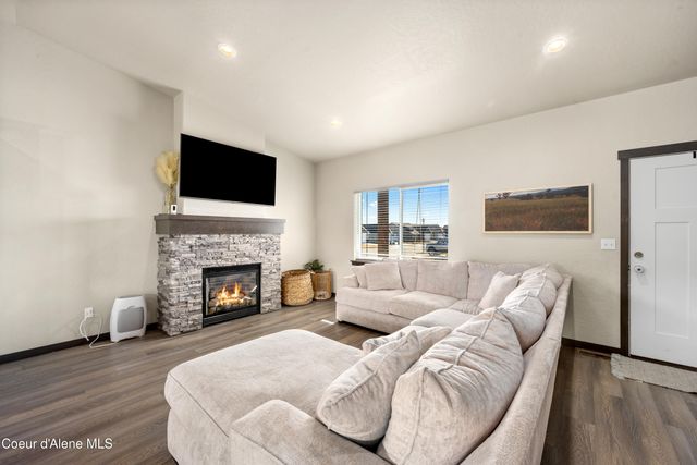 12750 N CAVANAUGH DR, Rathdrum, ID 83858