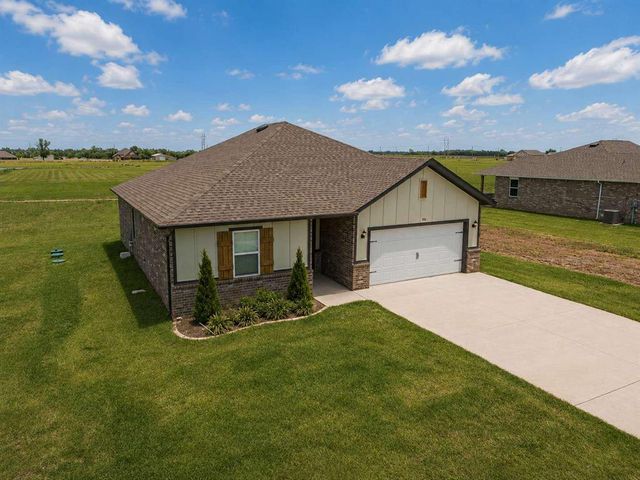 1710 Oak Way, Tuttle, OK 73089