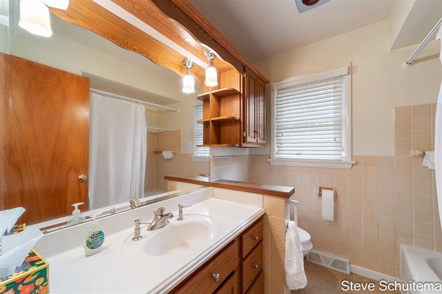 1423 Cornell Road, Muskegon, MI 49441