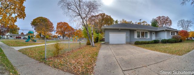 1423 Cornell Road, Muskegon, MI 49441