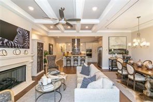 121 Via Roma, Woodstock, GA 30188