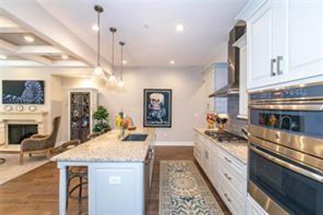 121 Via Roma, Woodstock, GA 30188