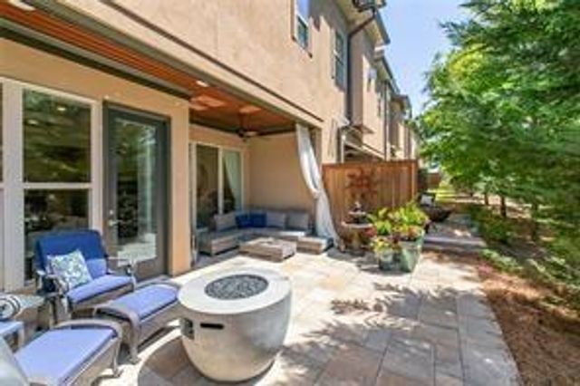 121 Via Roma, Woodstock, GA 30188