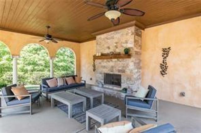 121 Via Roma, Woodstock, GA 30188