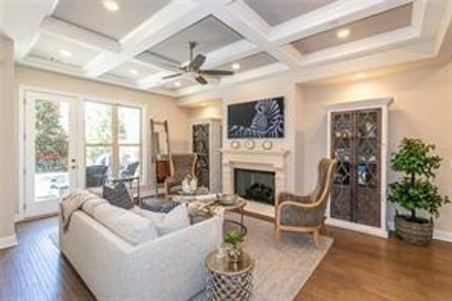 121 Via Roma, Woodstock, GA 30188