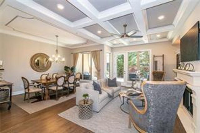 121 Via Roma, Woodstock, GA 30188