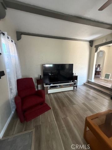 517 W 110th, Los Angeles, CA 90044