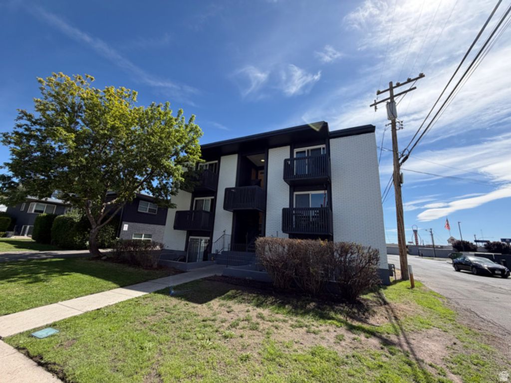 120 E UTOPIA AVE, Salt Lake City, UT 84105 — photo 2