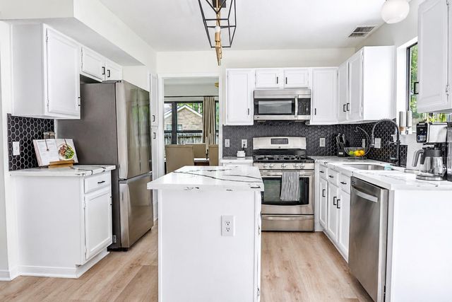 3515 Grove Oaks Drive, Houston, TX 77339