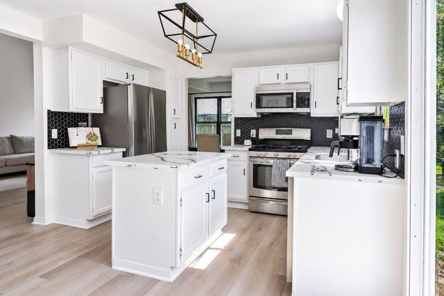 3515 Grove Oaks Drive, Houston, TX 77339