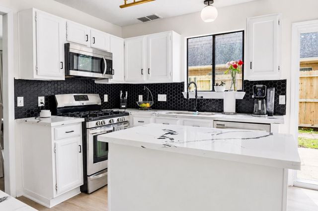 3515 Grove Oaks Drive, Houston, TX 77339