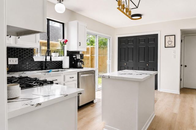 3515 Grove Oaks Drive, Houston, TX 77339