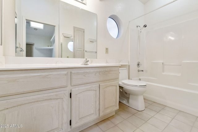 10214 E COOPERS HAWK Drive, Sun Lakes, AZ 85248