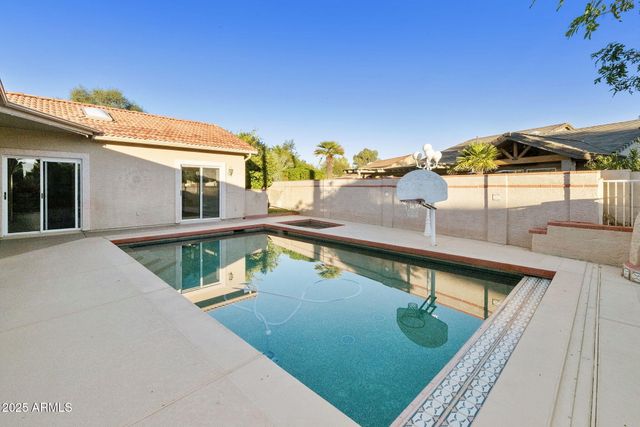 10214 E COOPERS HAWK Drive, Sun Lakes, AZ 85248