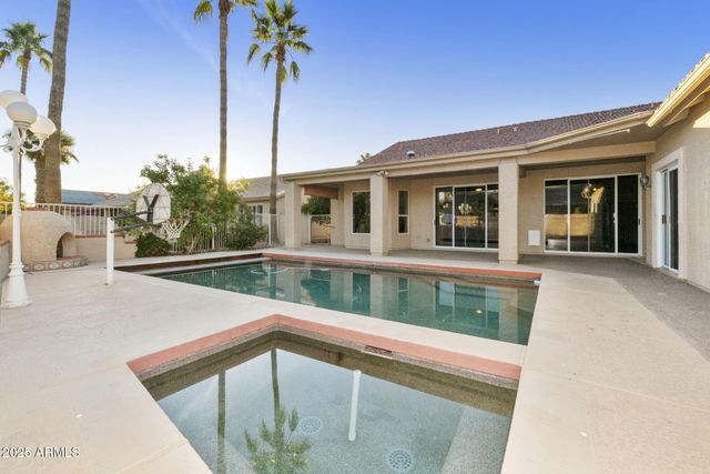 10214 E COOPERS HAWK Drive, Sun Lakes, AZ 85248