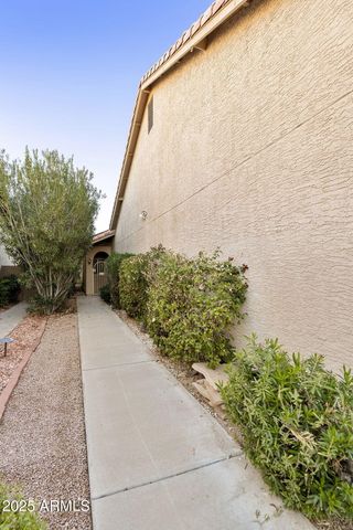 10214 E COOPERS HAWK Drive, Sun Lakes, AZ 85248