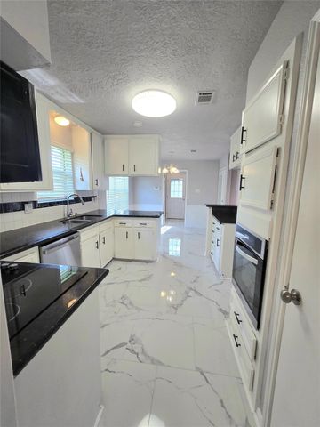 2238 Silver Sage Drive, Houston, TX 77077