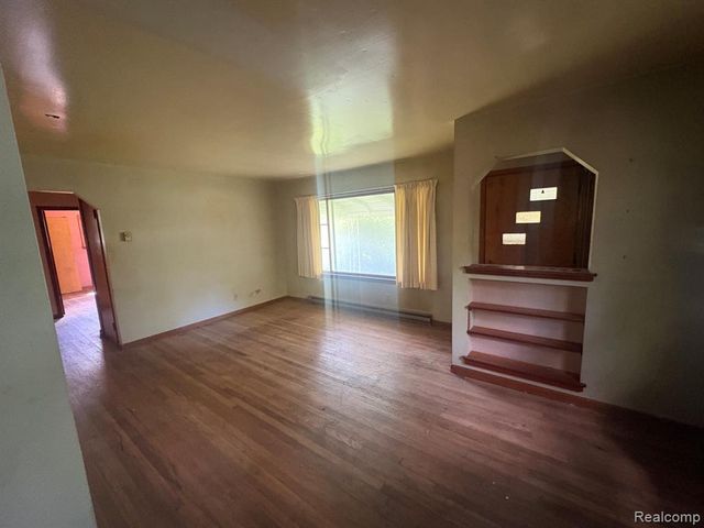 23301 Harrellson Street, Macomb, MI 48042