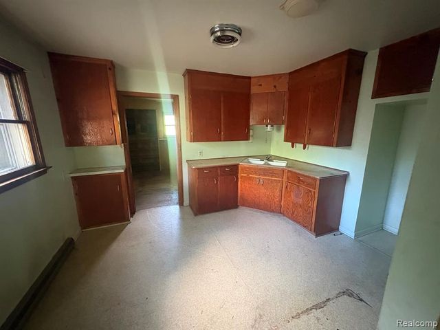 23301 Harrellson Street, Macomb, MI 48042