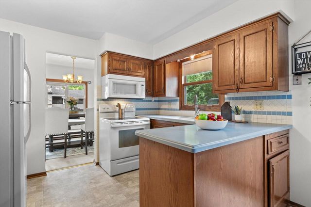 1406 95th AVENUE, Kenosha, WI 53144