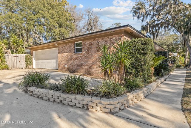 11325 RIVER MOORINGS Road, Jacksonville, FL 32225