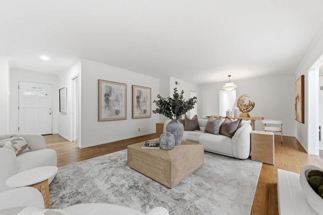 111 Lucero Way, Portola Valley, CA 94028