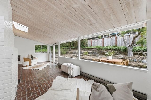 111 Lucero Way, Portola Valley, CA 94028