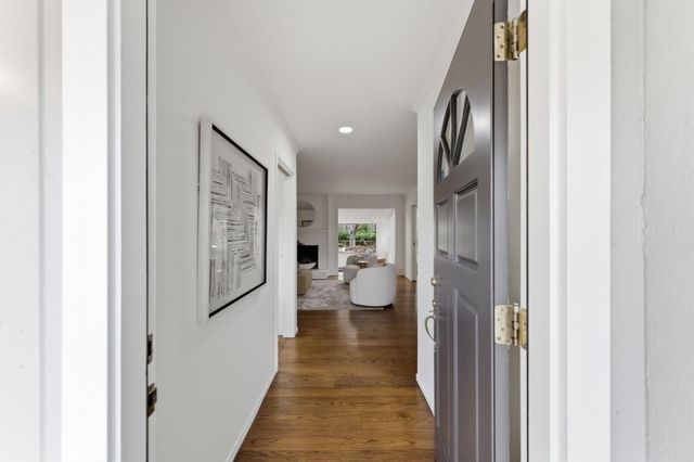 111 Lucero Way, Portola Valley, CA 94028