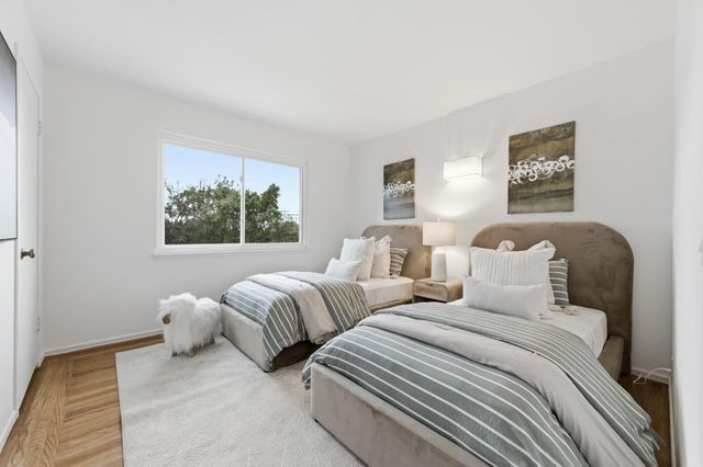 111 Lucero Way, Portola Valley, CA 94028