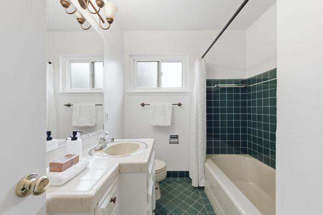 111 Lucero Way, Portola Valley, CA 94028