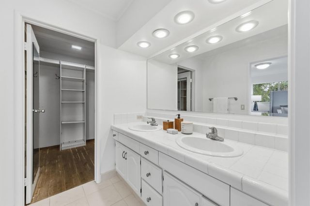 111 Lucero Way, Portola Valley, CA 94028