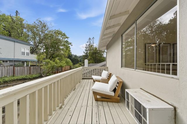 111 Lucero Way, Portola Valley, CA 94028