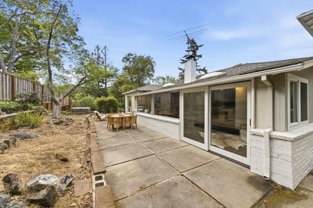 111 Lucero Way, Portola Valley, CA 94028