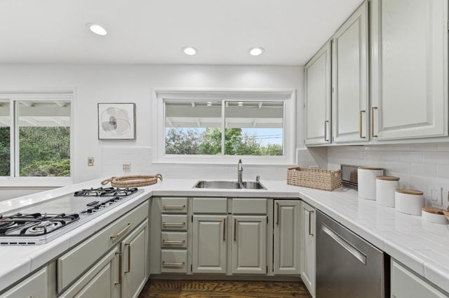 111 Lucero Way, Portola Valley, CA 94028