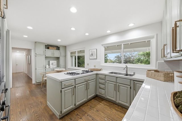 111 Lucero Way, Portola Valley, CA 94028