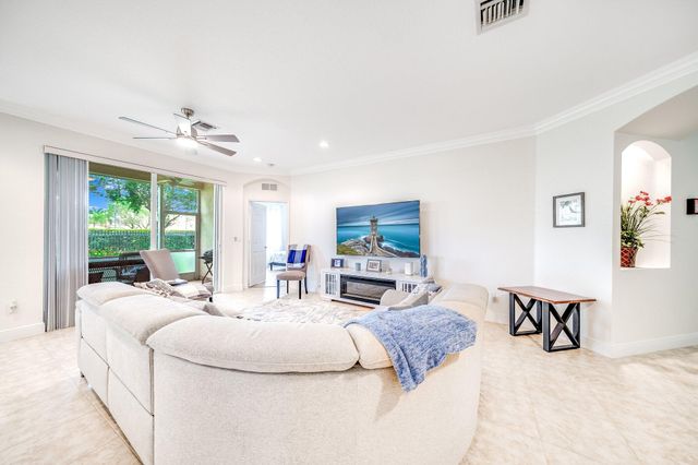 2106 Wingate Bend, Wellington, FL 33414