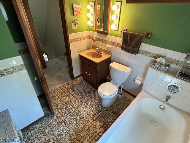 4411 Maplecrest Avenue, Parma, OH 44134