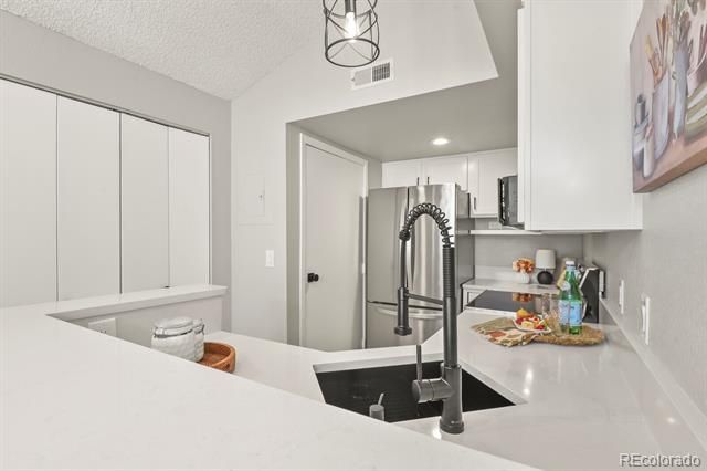 4760 S Wadsworth Boulevard D207, Littleton, CO 80123