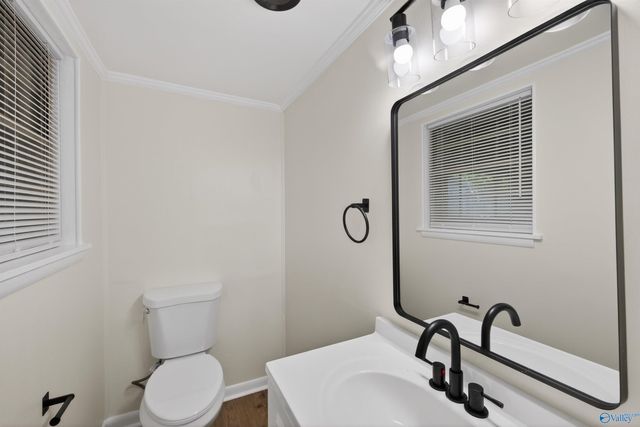 3611 NW Cedarhill Avenue, Huntsville, AL 35810