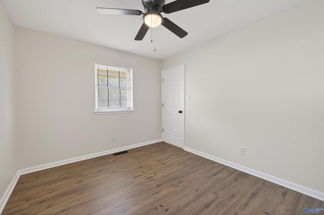 3611 NW Cedarhill Avenue, Huntsville, AL 35810